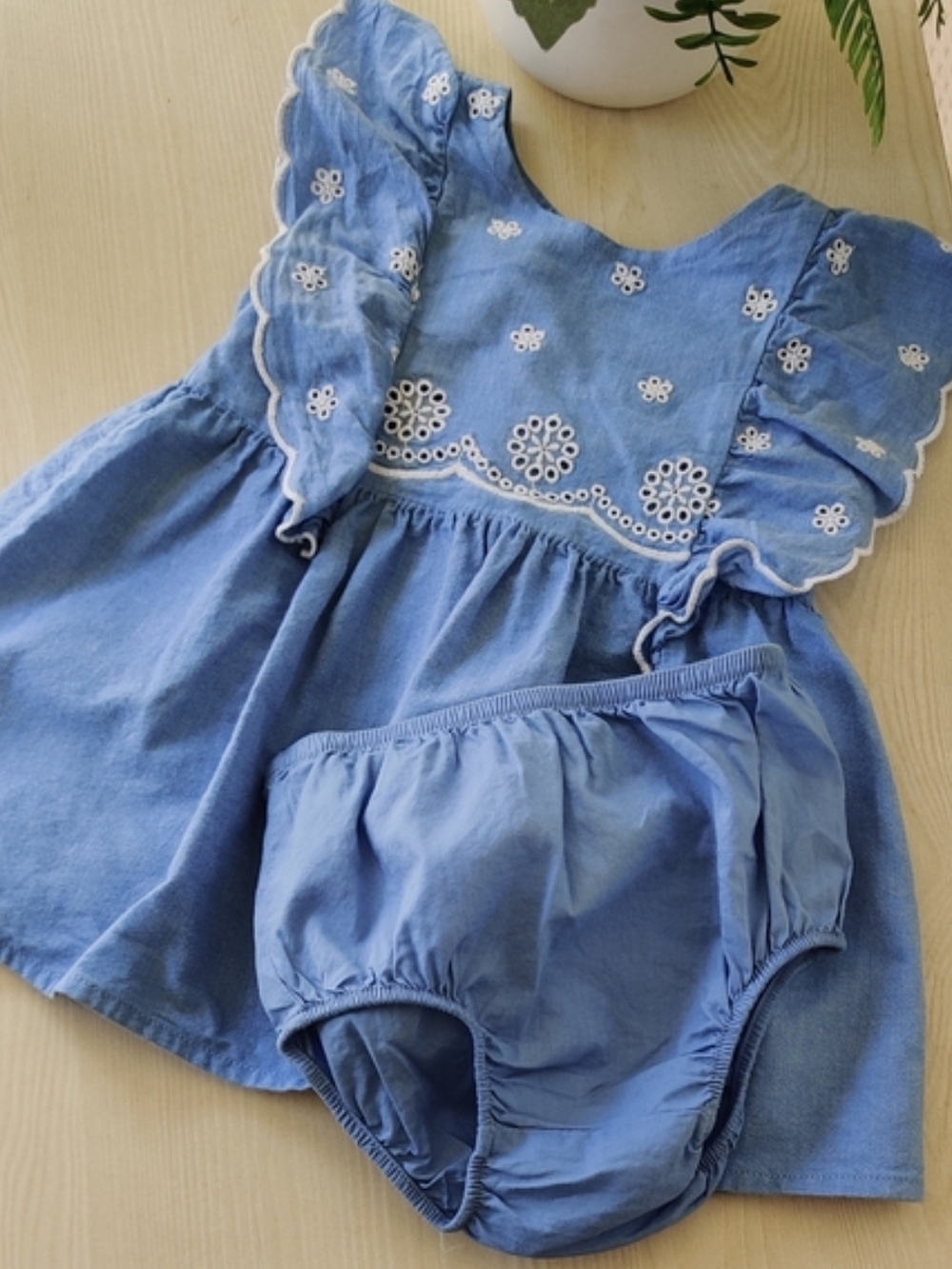 Cat & Jack Girls Chambray Blue Dress with White Embroidery Size 12 M.